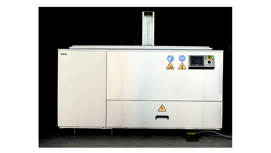 Parts cleaner for industrial applications Parts cleaner for industrial applications