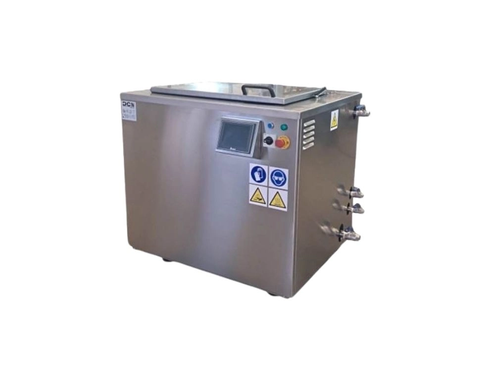 Reinigungsmaschine mit Ultraschallgenerator