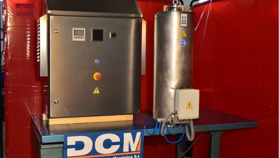 Traiter les fluides avec des ultrasons et une cellule d'écoulement